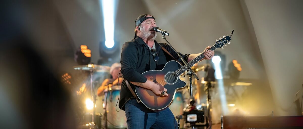 Lee Brice on Stage