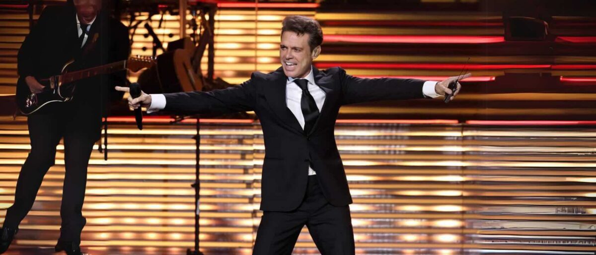 Luis Miguel on Stage