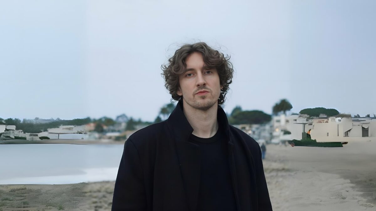 Dean Lewis