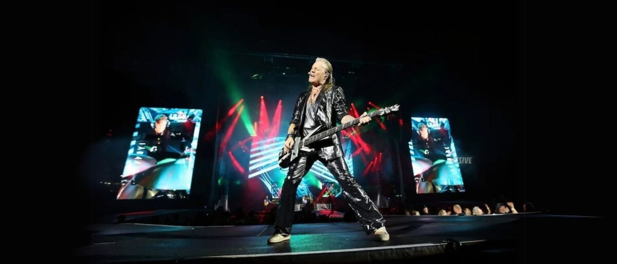 Def Leppard on Stage