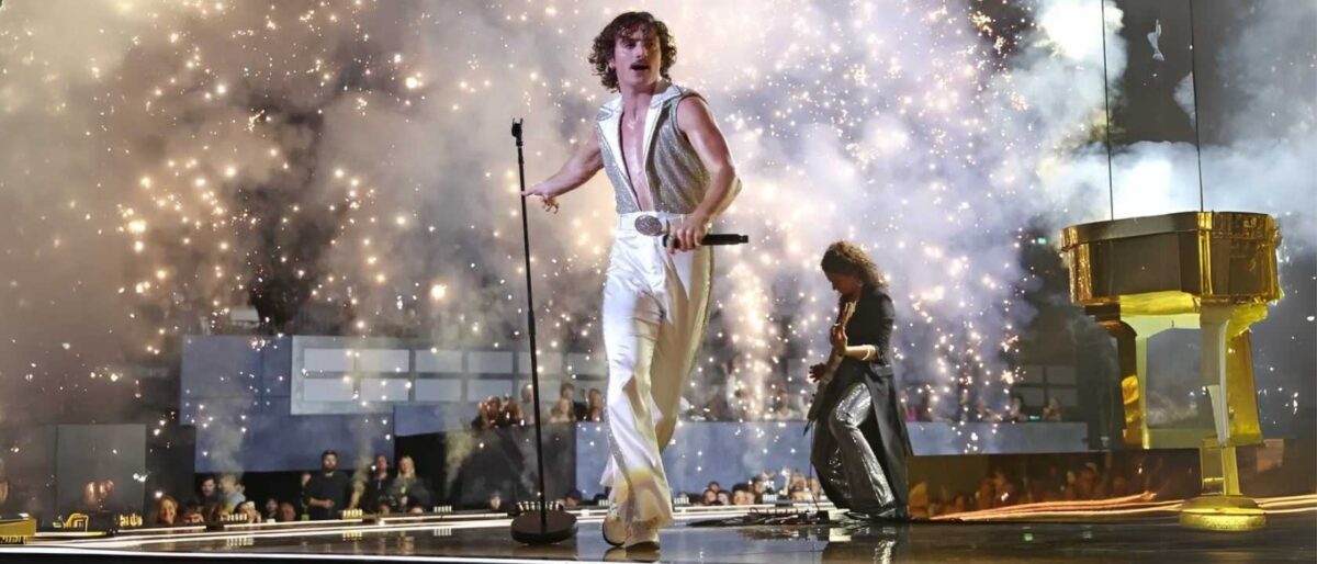 Benson Boone on Stage