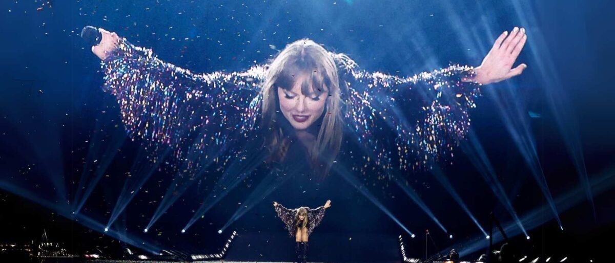 Crazy Fan Moments Taylor Swift